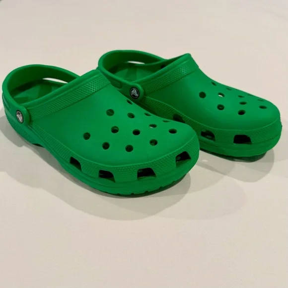 Crocs Classic Clogs Green Ivy Mens 11 Slipons Shoes Lightweight Comfy Christmas - Picture 1 of 7